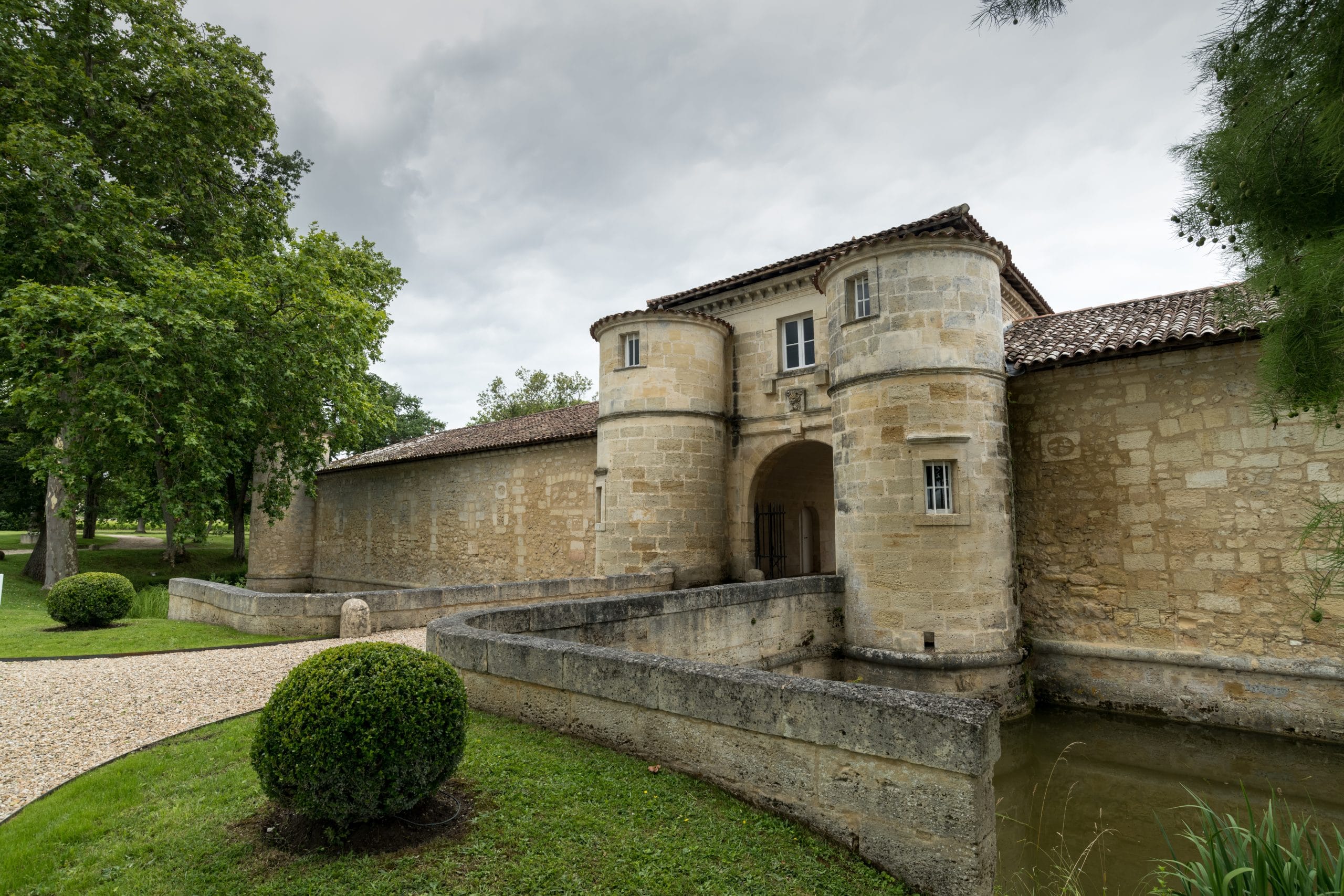 The,Historic,Castle,Of,Issan,(château,Dissan),,Situated,In,Margaux, The,Historic,Castle,Of,Issan,(château,Dissan),,Situated,In,Margaux,
